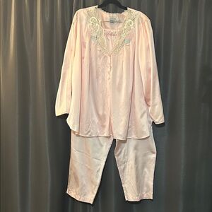 Luxurious Light Pink Women's Pajama Set